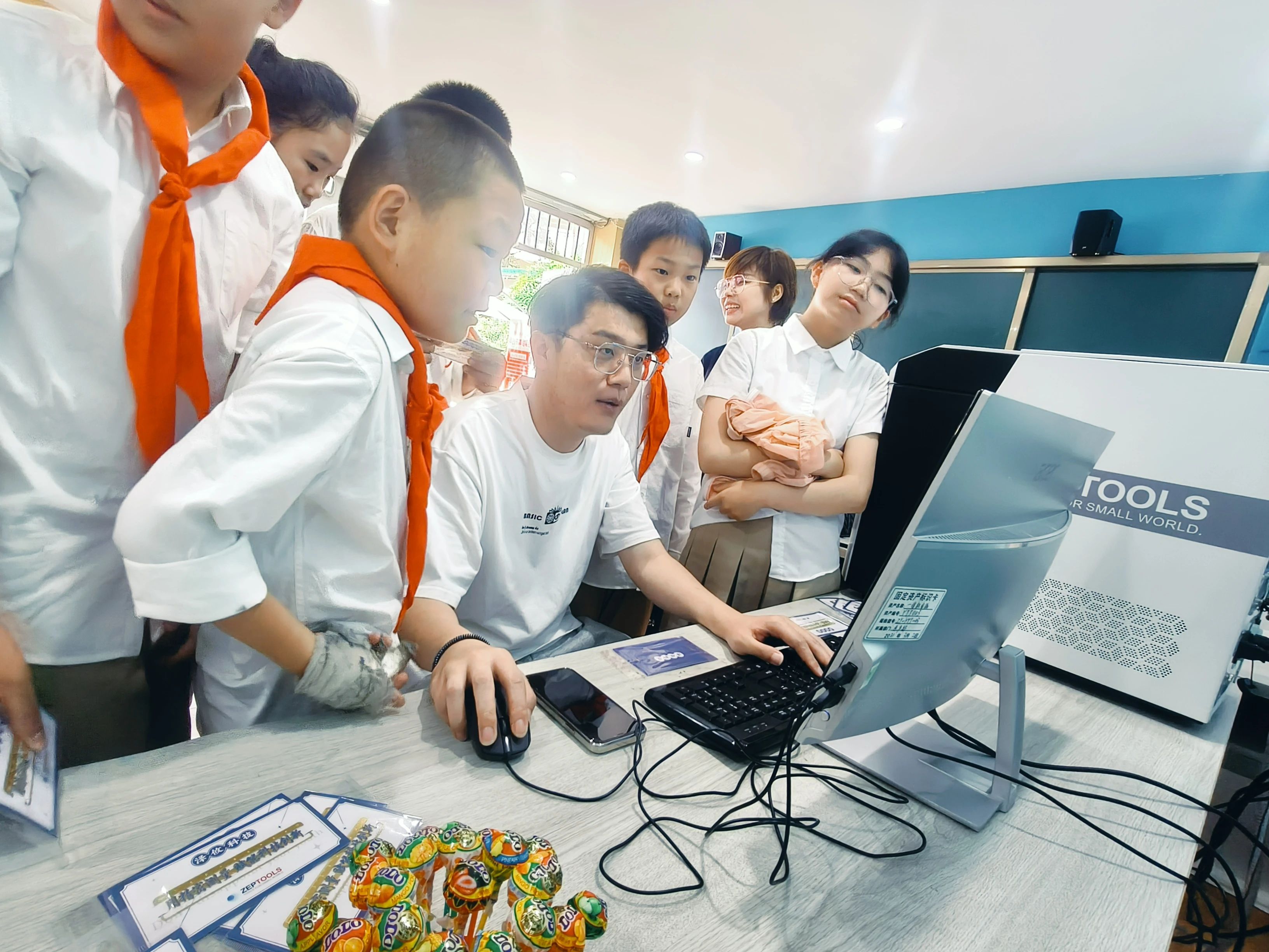 ZEM系列臺式掃描電鏡 ZEM系列臺式掃描電鏡